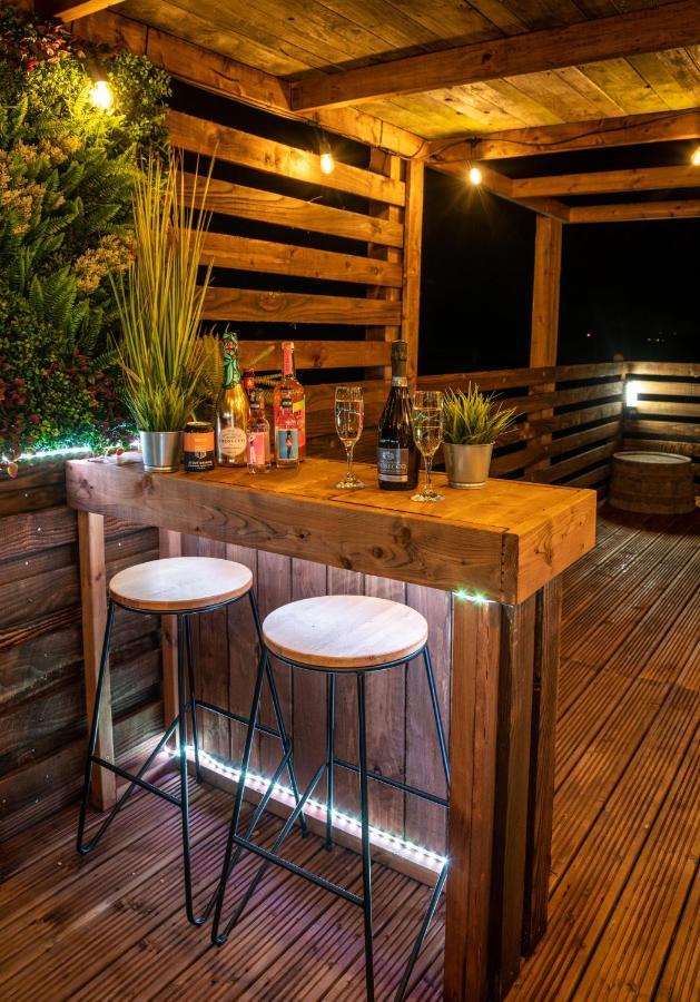 Hillside View Shepherds Hut - Ockeridge Rural Retreats Little Witley 外观 照片
